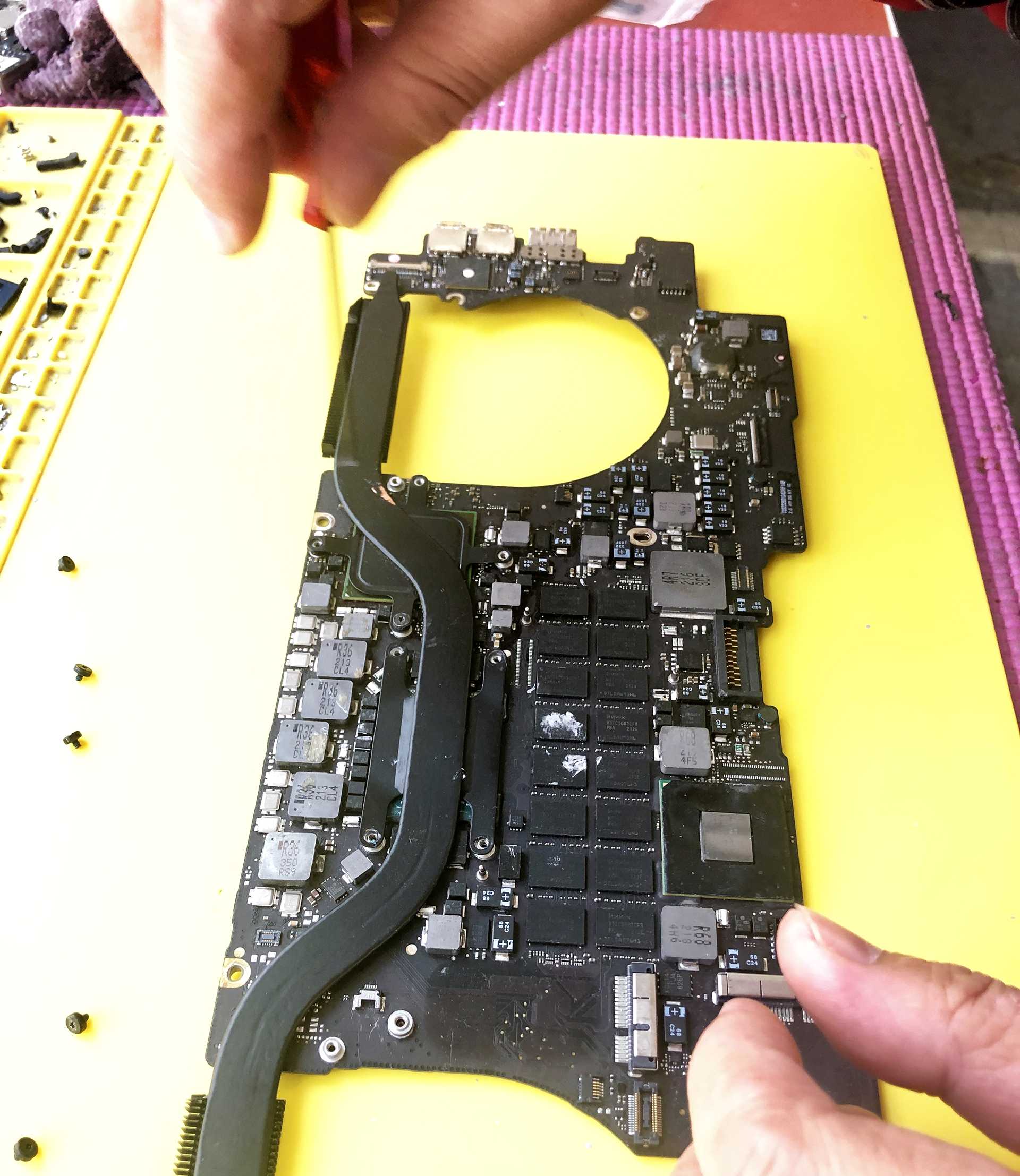 MacBook thermal cleaning process